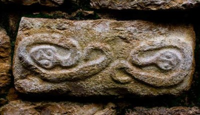 Icono de una serpiente cultura chachapoyas